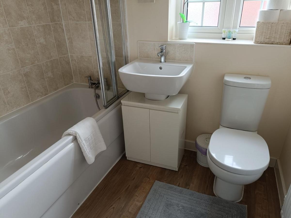 3 Bedroom Townhouse Near Bicester Village Exterior photo