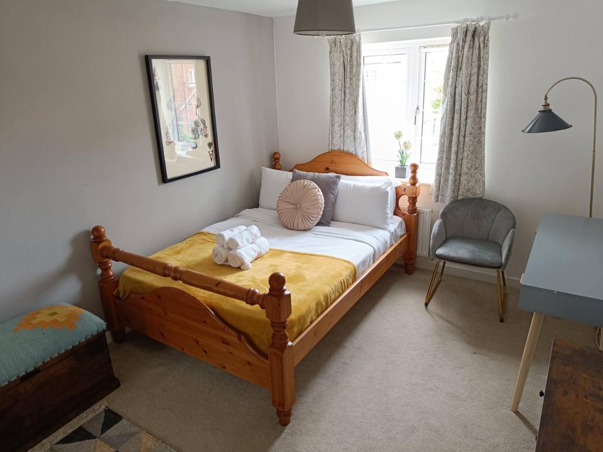 3 Bedroom Townhouse Near Bicester Village Exterior photo
