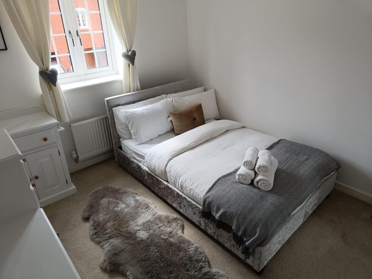 3 Bedroom Townhouse Near Bicester Village Exterior photo